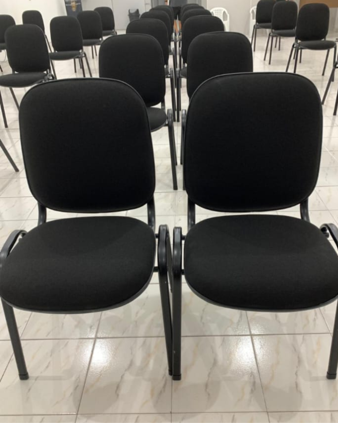 Cadeira Estofada Diretor Personalizável