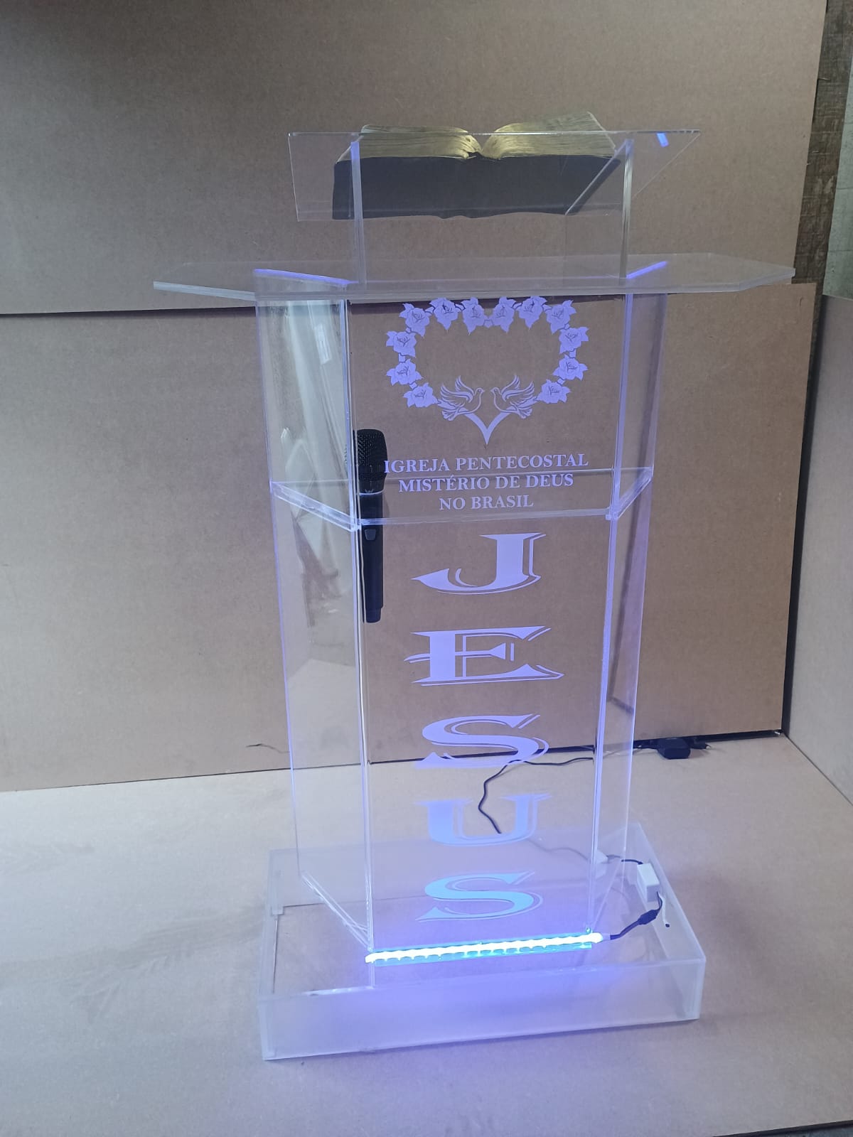 Púlpito de acrílico com led n-16