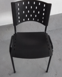Cadeira Plástico e Ferro